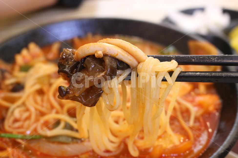 중국집,짬뽕,짬뽕부분샷,짬뽕면발,오징어,음식,식재료,요리,food,cook,meal,dishes,food reserves,중식,중국음식,중화요리,chinese food,chinese dishes,chinese meal,chinese cook