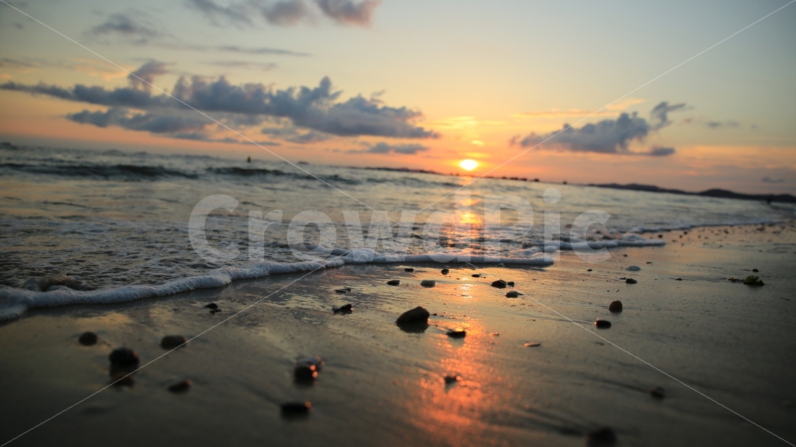 노을,풍경,해질녘,바다,해변,오후,선셋,sunset,붉은하늘,구름,낭만,따듯,warm,beach,sea,돌,돌멩이,해변가,모래사장,파도,밀물,포말,자연,풍경,nature,landscape,해변,바다,beach,sea,outdoors,옥외,ocean,대양,water,물,shoreline,해안선