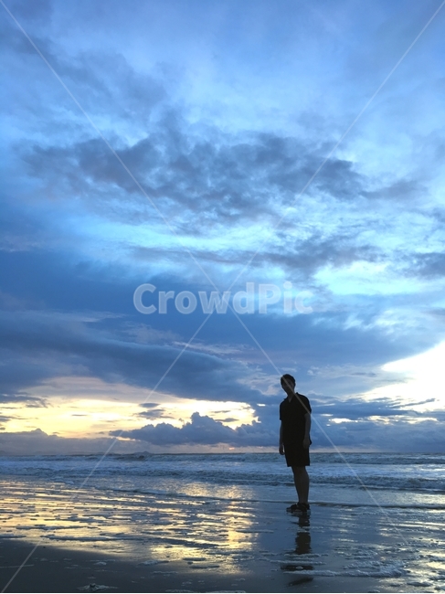 남자,노을,하늘,자연,바다,구름,자연,풍경,nature,landscape,해변,바다,beach,sea,사람,인물,인간,human,person,남성,남자,man,male,여행,휴가,traveling,vacation,trip,outdoors,옥외
