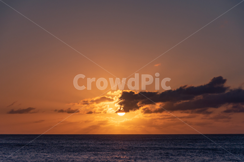 배경,노을,풍경,자연,구름,햇빛,선셋,바다,야외,옥외,outdoors,nature,view,horizon,ocean,sea,sun,sunrise,sunset,clouds,sky,sunlights,dark,bright,light,background,wallpaper,natural,seascape,landscape,earth,water