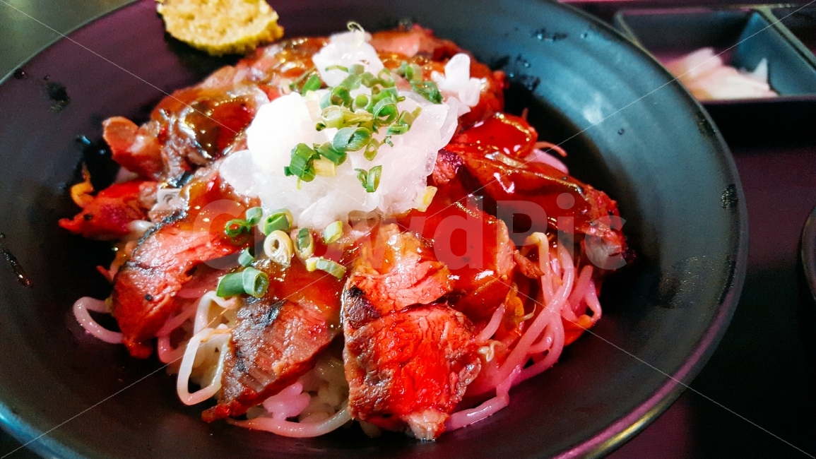 음식,덮밥,스테이크덮밥,소고기,쇠고기,소고기덮밥,쇠고기덮밥,숙주,숙주나물,양파,식사,저녁,혼밥,스테이크,고기,한끼,밥,음식,식재료,요리,food,cook,meal,dishes,food reserves,수산물,해산물,fishery products,seafood