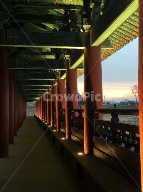월정교,경주,한국전통,자연,풍경,세계문화유산,경주월정교,문화유산,전통,원효대사,다리,야경,밤,풍경,nightscape,night,landscape,한국전통,한국문화,korean traditional,korean culture,건축물,건물외관,exterior,building,structure,architecture,construction,corridor,복도,banister,난간,handrail,flooring,바닥