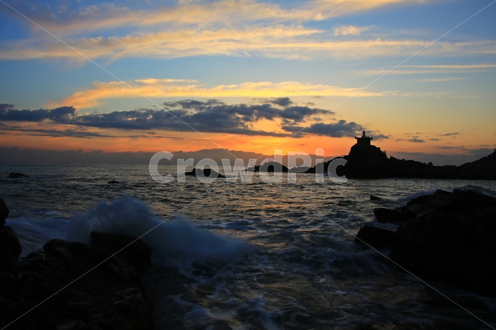 ocean,대양,water,물,sea,바다,nature,자연,promontory,곶,dawn,새벽,redsky,붉은하늘,sky,하늘,outdoors,옥외,sunlight,햇빛,light,빛,flare,플레어,부산,기장,오랑대,오랑대공원,오랑대아침,오랑대일출,여명,일출
