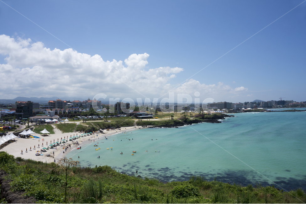 풍경,해변,제주,바다,해수욕장,함덕,함덕해수욕장,파도,섬,한국,하늘,물,자연,해안,블루,바위,아시아,명승지,녹색,모래,태양,장관,비치,경치,파랑,구름,여름,계절,summer,season,자연,풍경,nature,landscape,해변,바다,beach,sea,outdoors,옥외,land,땅,ocean,대양,water,shoreline,해안선,scenery,promontory,곶