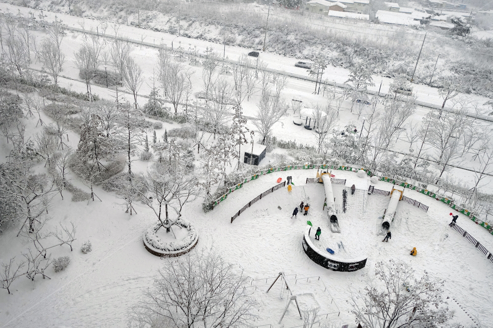 눈,snow,놀이터,playground,아이들,겨울,계절,winter,season,놀이공원,놀이동산,놀이터,amusement park,playground