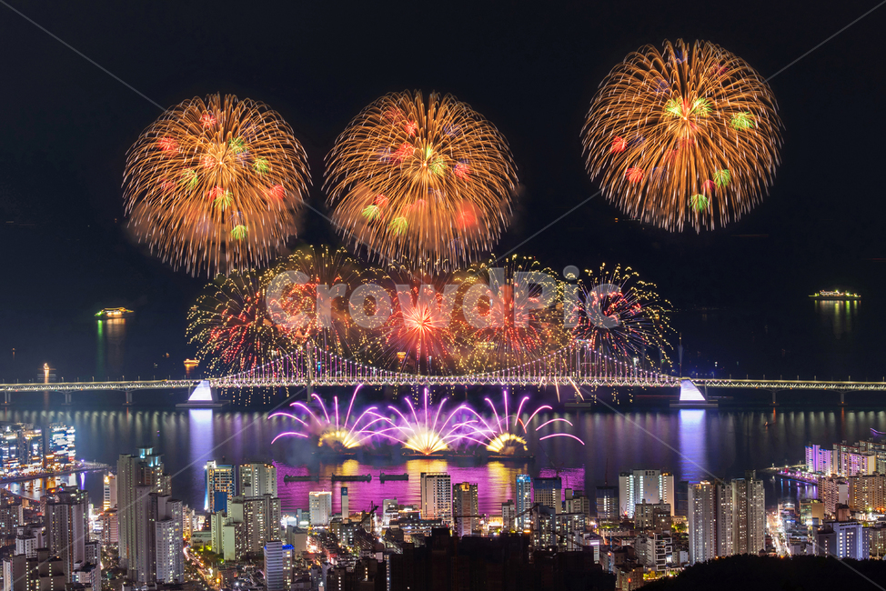 부산,불꽃,광안대교,불꽃축제,야경,광안리,대교,페스티벌,행사,부산불꽃축제,바다,물,건물,도시,firework,busan,night,bridge,부산야경,랜드마크,풍경배경,배경,부산배경,야경,밤,풍경,nightscape,night,landscape,축제,행사,festival,carnival,event
