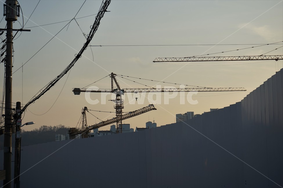 공사장,건축,크레인,고공크레인,공사,하늘,construction,crane,building,site,산업,industry,industrial,건설업,건축업,construction industry