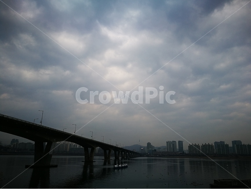한강,비오는날,구름,서울,강변,다리,도시,풍경,city,landscape,한국도시풍경,한국도시경관,korea cityscape,nature,자연,bridge,building,건물