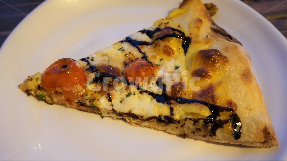 화덕,마르게띠피자,화덕피자,피자,피자치즈,pizza,콤비네이션피자,레스토랑,식재료,요리,food,cook,meal,dishes,빵,bread,양식,서양음식,서양요리,도우,피자도우,westernfood,westerndishes,치즈,토마토,방울토마토,소스,발사믹소스,토마토피자,맛있다,야식,음식,먹방,음식,식재료,요리,food,cook,meal,dishes,food reserves,양식,서양음식,서양요리,western food,western dishes,western meal,western cook