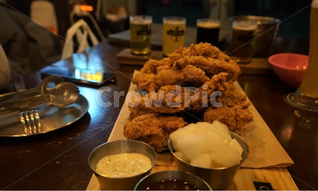 후라이드,치킨,바삭바삭,후라이드치킨,통닭,닭,야식,튀김,한마리,회식,안주,외식