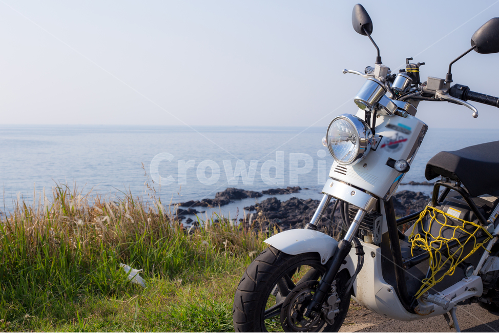 스쿠터,스쿠터여행,바다,하늘,여행,transportation,교통,vehicle,차량,motorcycle,오토바이,travel,trip,sky,sea,ocean