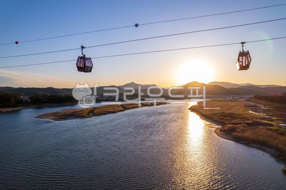 sky,cable car,Uljingun,water,ocean,blue,Wangpicheon Cable Car,sunset,Uljin,Wangpicheon,river,Wangpicheon Park,park