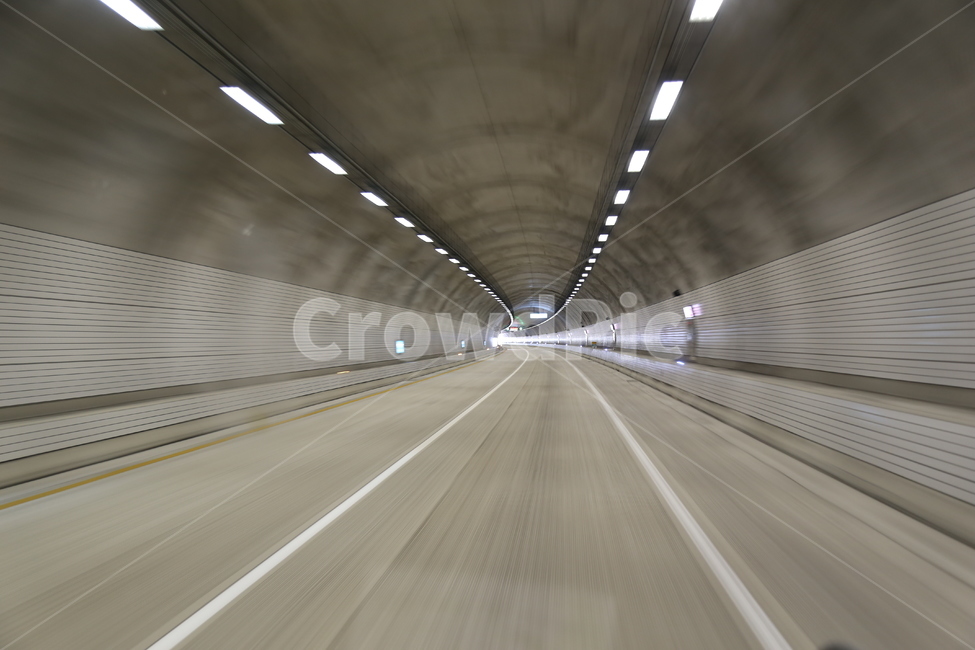 터널,고속도로,속도,과속,달리다,교통,교통수단,traffic,transportation