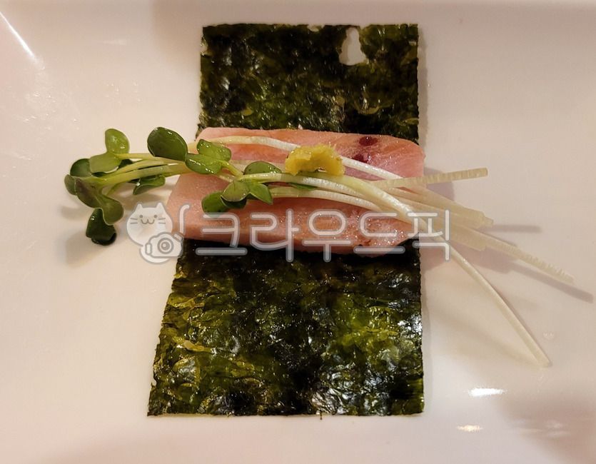 참치회,참다랑어,김,특수부위,사시미,날음식,쌈,와사비,참치,회,간장,해산물,수산물,일식,일본음식,일본요리,식재료,신선한,싱싱한,먹방,음식,요리,식사,meal,food,dish,cook,tuna,sashimi,무순