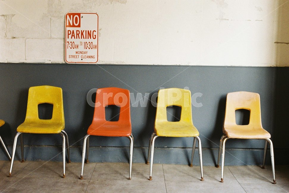 furniture,가구,chair,의자,인테리어,red,yellow,빨간색,노란색,공간,실내,필름,필름카메라