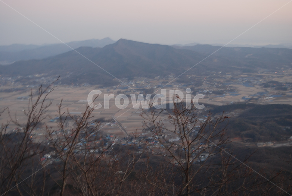 강화마니산,일출,참성단,자연의위대함,등산로,능선,아름다움,신비스런산,돌,산행,힐링,자연,감성,등산,계절,여행,한국,한국명산,한국등산,풍경,눈,나무,하늘,바람,바람소리,환경,생태계,산,땅,자연,풍경,nature,landscape,한국자연풍경,한국자연경관,korea nature landscape,시골,마을,country,rural,town,outdoors,옥외,scenery,경치