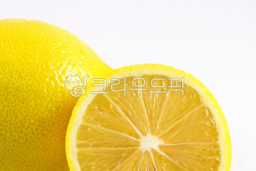 Nukki,fruit,idea,objects,concept,yellow,health,verdure,still life,section,food,lemon,wellbeing,diet