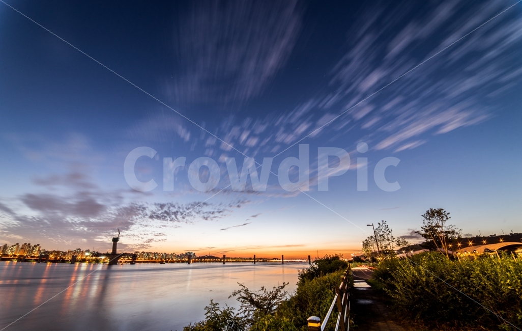 일몰,구름,하늘,한강,노을,한강공원,해질녘,장노출,sunset,cloud,sky,hanriver,sunsetglow,longexposure,도시,풍경,city,landscape,야경,밤,nightscape,night,nature,자연,outdoors,옥외