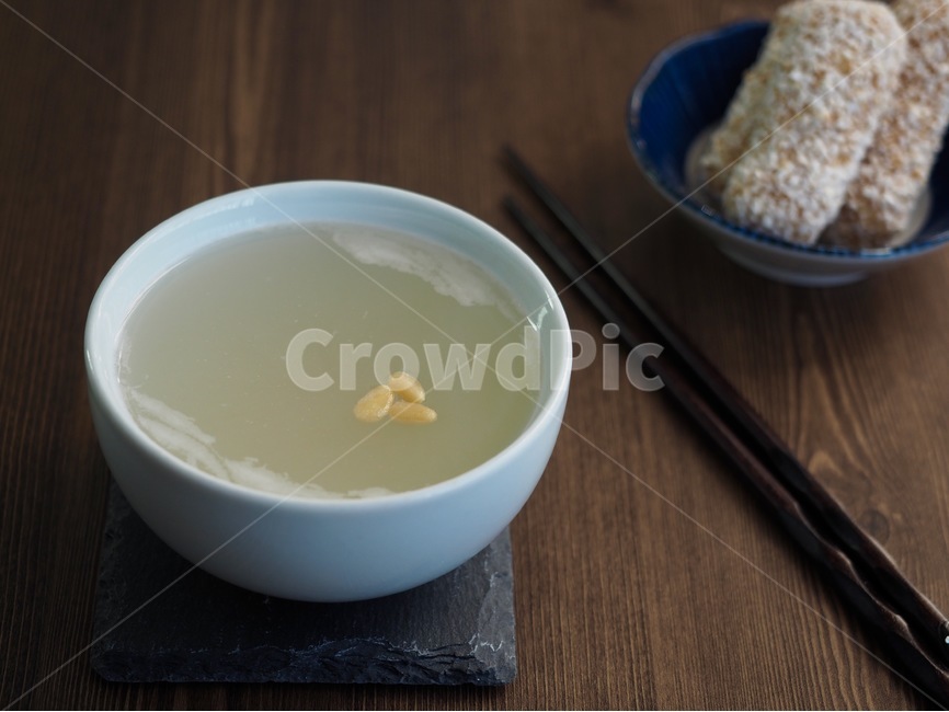 식혜,음료,한국음료,한국전통음료,명절음료,한국음식,식품,한식,한국문화,음식,한국,배경,음식문화,웰빙,문화,아시아,아시아음식,접시,전통,설날,추석,젓가락,추석음식,설날음식,명절,명절음식,한국과자,전통과자,과자,한국전통과자,유과,한국전통,한국문화,korean traditional,korean culture,음식,식재료,요리,food,cook,meal,dishes,food reserves,한식,한국음식,한국요리,korean food,korean dishes,korean meal,korean cook,디저트,간식,후식,dessert,snack,음료수,drink,beverage