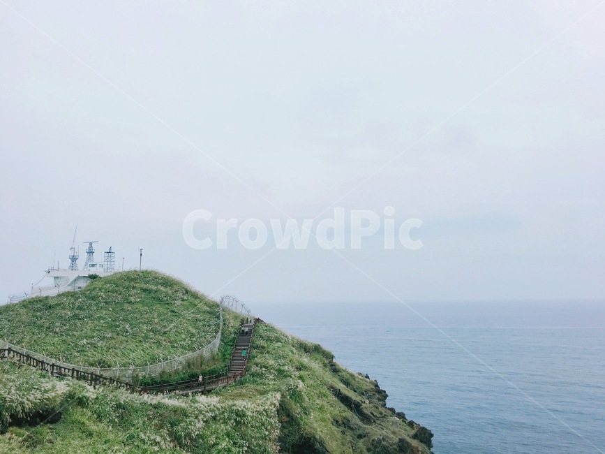 제주도,산,둘레길,산책,바다,하늘,jeju,mountain,walk,sea,sky,nature,자연,풍경,자연,풍경,nature,landscape,제주도,jeju,jeju island,grassland,목초지,outdoors,옥외,field,들,mound,투수판