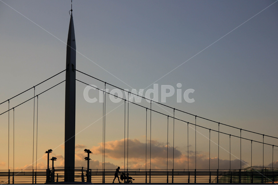 실루엣,감성,노을,sunset,다리,퇴근길,하교길,bridge,사람,인물,인간,human,person,가족,패밀리,family,인물실루엣,사람실루엣,character silhouette,human silhouette,건축물,건물외관,exterior,building,structure,architecture,construction