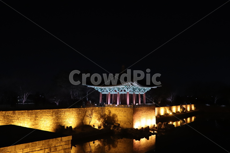 안압지,동궁과월지,경주,밤,야경,궁궐,한옥,한국적인,야경,밤,풍경,nightscape,night,landscape,한국전통,한국문화,korean traditional,korean culture,랜드마크,landmark,tourist attraction,한국랜드마크,한국관광지,한국명소,korea landmark,korea tourist attraction,건축물,건물외관,exterior,building,structure,architecture,construction,건물