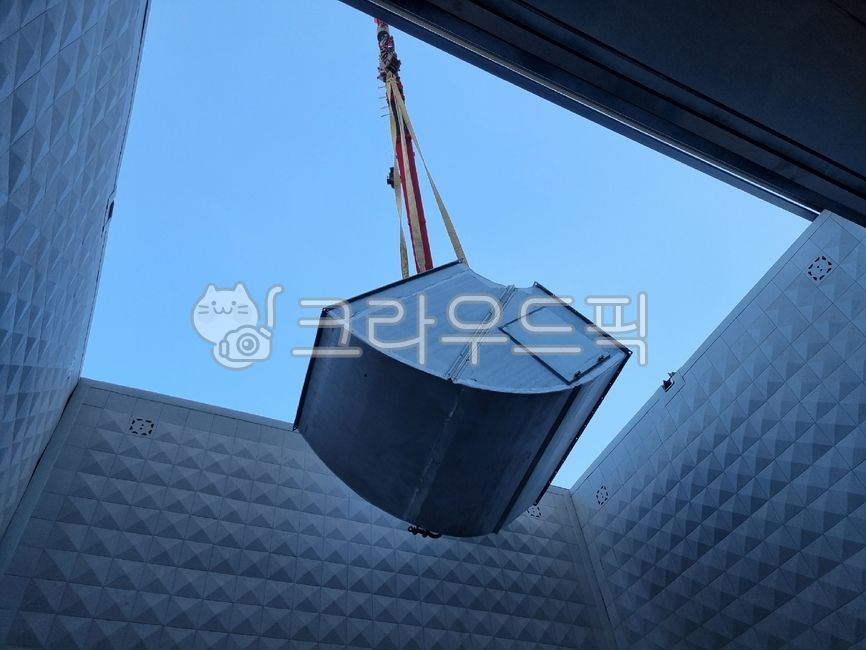 건설현장,산업현장,크레인,호이스트,인양고리,고리,인양로프,로프,크레인줄,슬링벨트,슬링로프,constructionsite,industrialsite,crane,hoscist,liftingloop,loop,liftingrope,ropes,craneline,slingbelt,slingrope,와이어로프,wirerope,건물,building,건설크레인,constructioncrane,쇠사슬,사슬,철,쿠사리체인,체인,일제쿠사리,chains,steel,kusarichain,chain,japanesekusari,후크,hook