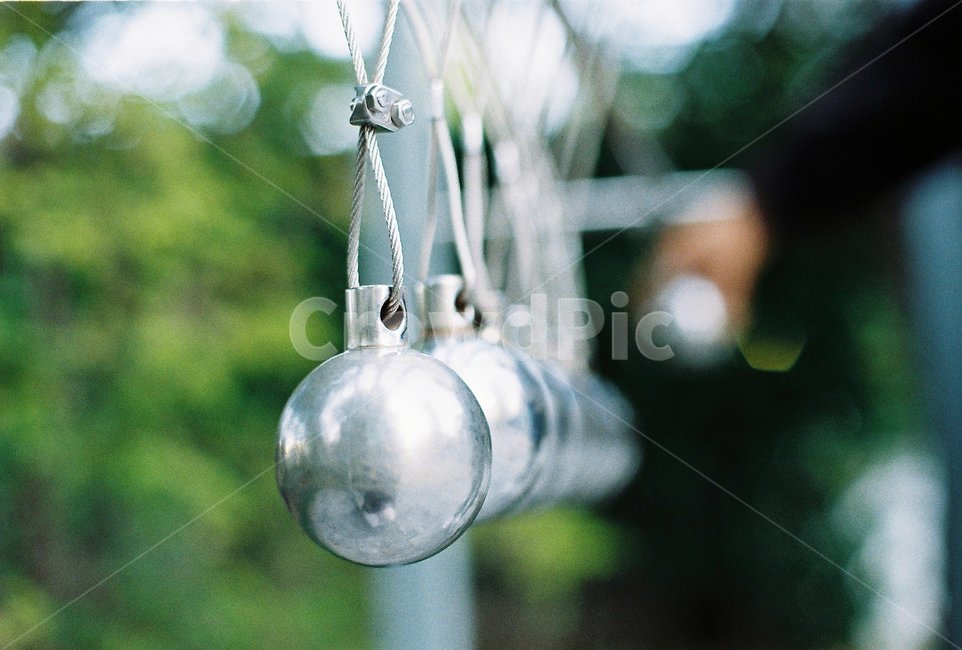 구슬,진자운동,진자,조형물,쇠구슬,감성,sensible,feeling,사물,물건,오브젝트,thing,object,matter