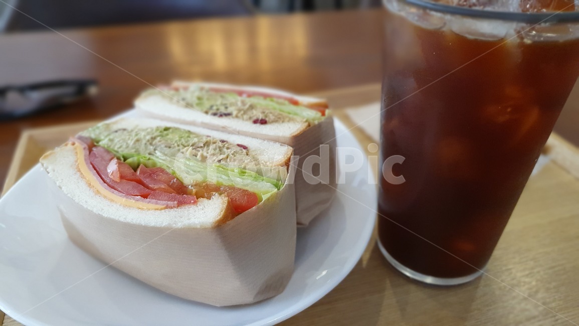 샌드위치,아보가토,커피,아이스아메리카노,아아,휴식,편안,카페,브런치