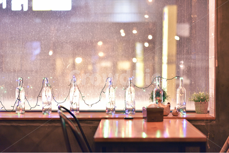 실내,야경,식탁,식당,전구,창가,낭만,분위기,데이트,inner,innerside,interior,table,date,restaurant,window,romance,인테리어,실내디자인,interior design