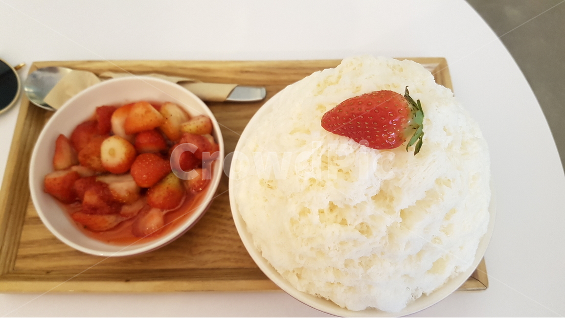 음식,빙수,딸기,여름,과일,여름,계절,summer,season,음식,식재료,요리,food,cook,meal,dishes,food reserves,디저트,간식,후식,dessert,snack