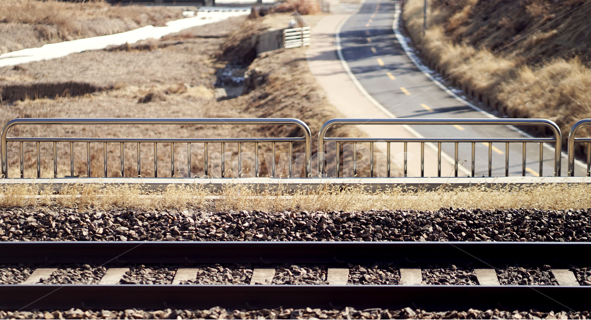 철도,겨울,길,풍경,역,스냅,겨울,계절,winter,season,교통,교통수단,traffic,transportation,train track,기찻길,railway,rail,레일