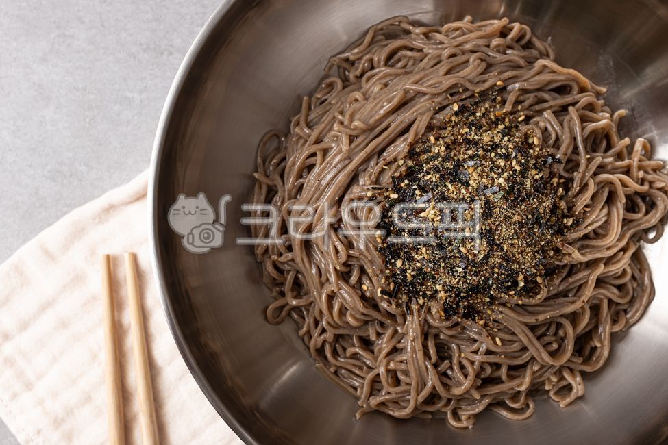 Korean Culture,Korean Food,Makguksu,Buckwheat,Meal,Ingredients,Perilla Oil Makguksu,Foodstuff,Closeup,Seaweed,Buckwheat Noodles,Food Ingredients,Perilla Oil,Savory,Sesame,Noodles,Food