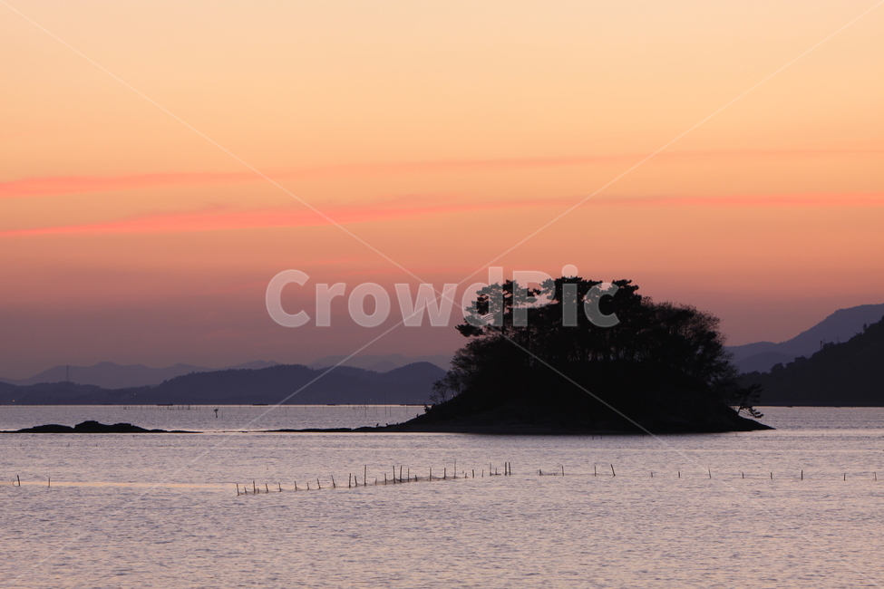 순천,와온해변,석양,노을,해넘이,그라데이션,바다,자연,풍경,nature,landscape,한국자연풍경,한국자연경관,korea nature landscape,실루엣,그림자,silhouette,shadow,outdoors,옥외,land,땅