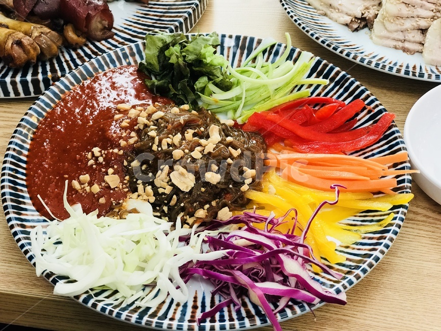 막국수,비빔국수,비빔막국수,비빔면,메밀면,야채,파프리카,양배추,음식,음식,식재료,요리,food,cook,meal,dishes,food reserves