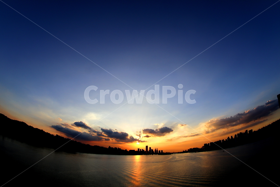 한강,호수,석양,노을,풍경,자연,풍경,nature,landscape,outdoors,옥외,sky,하늘,dawn,새벽,red sky,붉은 하늘,sunset,일몰,dusk,황혼