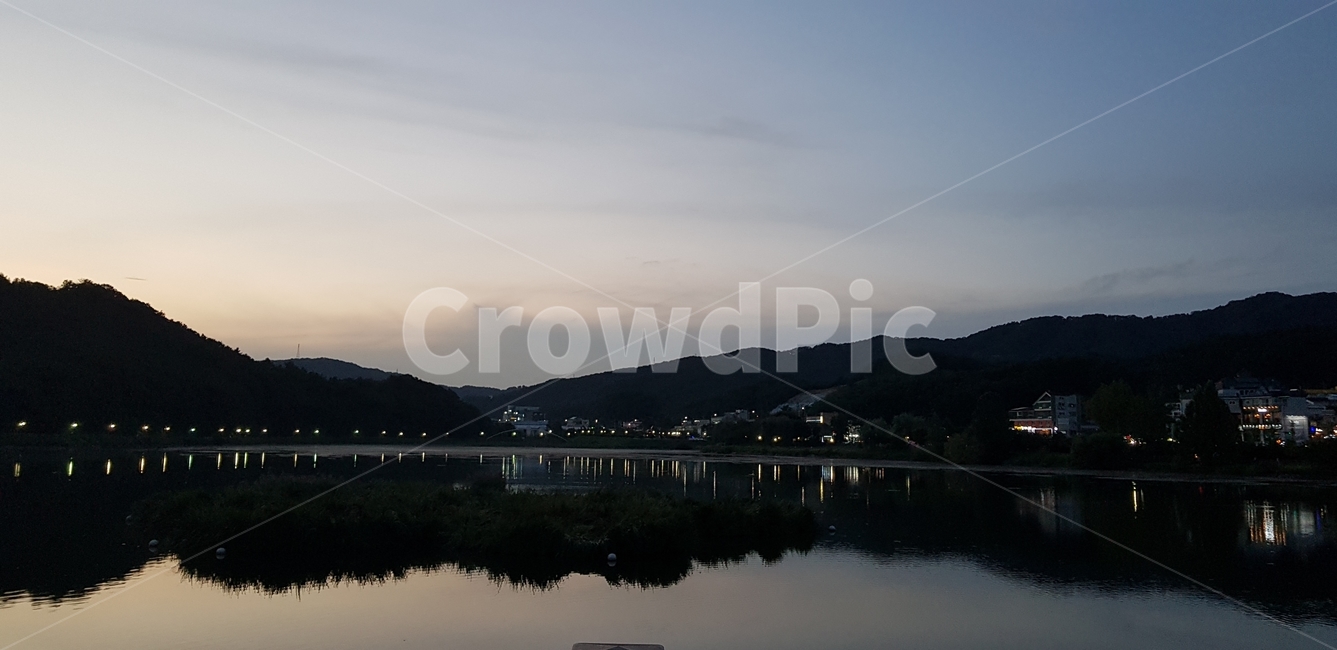 호수,노을,자연,야경,공원,산책,마을,풍경,힐링,휴식,저녁,물빛,불빛,야경,밤,풍경,nightscape,night,landscape,nature,water,물,outdoors,옥외,lake