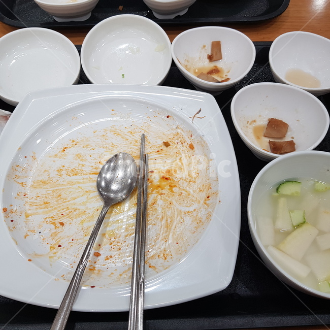 급식,빈접시,빈그릇,빈식판,접시,남김없는,식후,잔반,식판,그릇,식기
