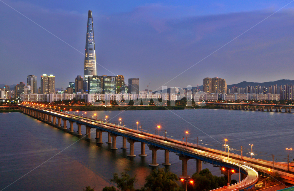 잠실,제2롯데월드,잠실대교,한강,잠실롯데월드,야경,밤,풍경,nightscape,night,landscape,도시,city,한국도시풍경,한국도시경관,korea cityscape,랜드마크,landmark,tourist attraction,한국랜드마크,한국관광지,한국명소,korea landmark,korea tourist attraction,road,도로