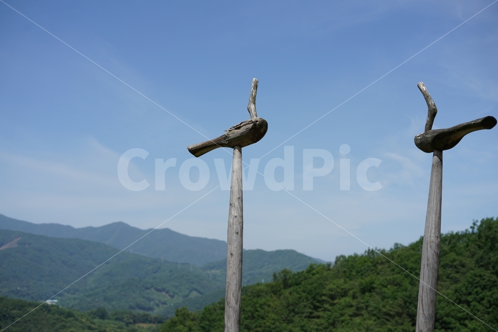 솟대,하늘,풍경,경치,자연,풍경사진,산,나들이,산책,기분전환,스카이,조각상,동상,석상,조형물,statue,bronze statue,stone statue,한국전통,한국문화,korean traditional,korean culture