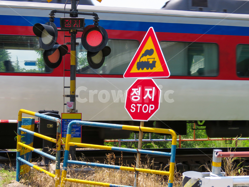 기차,정지,기찻길,기차건널목,건널목,기차여행,여행,표지판,교통,train,stop