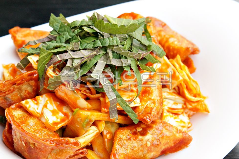 만두,야끼만두,비빔만두,양념만두,무침만두,만두튀김,food,음식,간식,깻잎