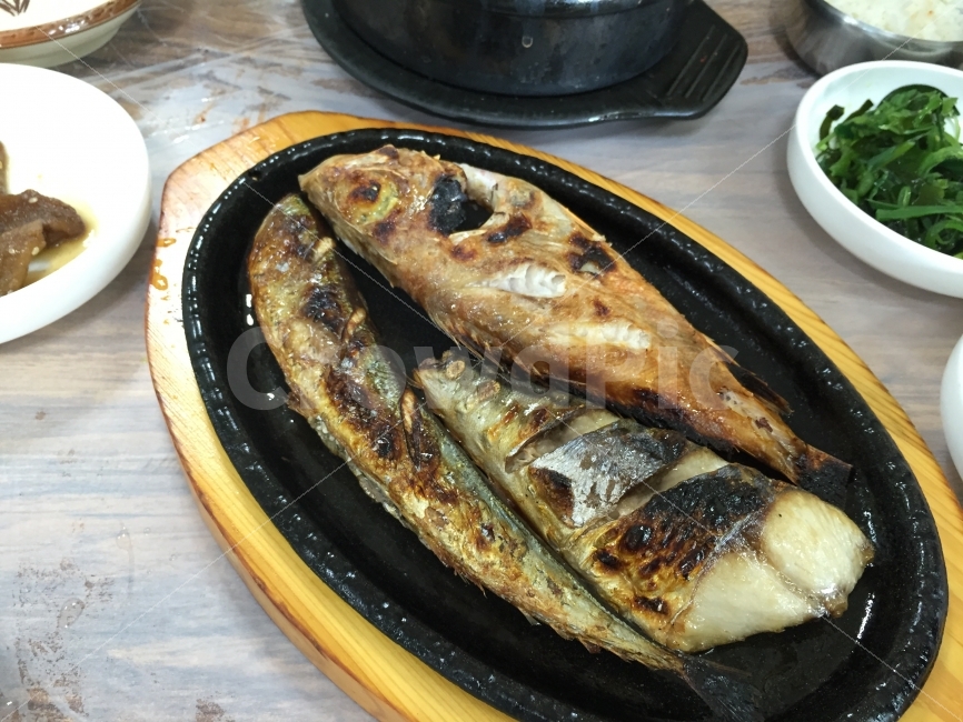 생선구이,고등어구이,자반구이,꽁치구이,조기구이,생선,구이,반찬,음식,식재료,요리,food,cook,meal,dishes,food reserves,수산물,해산물,fishery products,seafood,한식,한국음식,한국요리,korean food,korean dishes,korean meal,korean cook