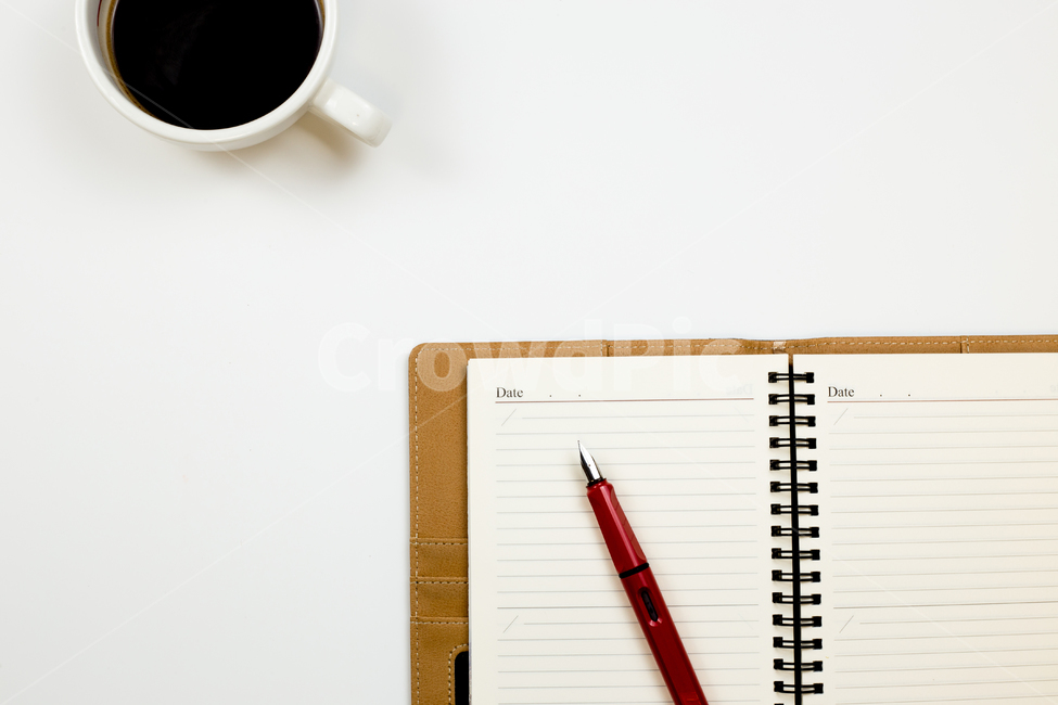 note,blank,idea,document,notepad,white background,office,space,white cup,red,spring,paper,modern,white,coffee cup,beverage,pen,communication,table,Notebook,format,checklist,handle,Workplace,technology,pencil,diary,form,background,coffee,desk,purple,high a