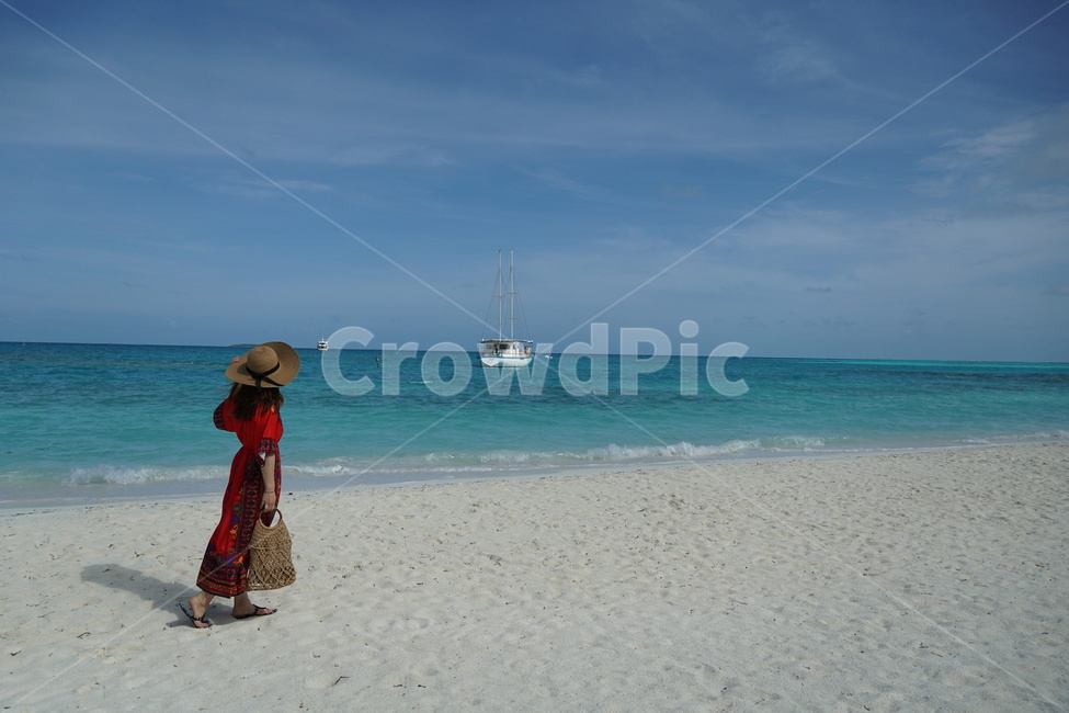 몰디브,바다,해변,해넘이,해돋이,하늘,바닷가,자연,대양,sea,ocean,라군,여자,빨간옷,수평선,horizon
