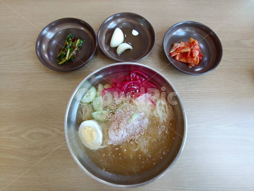 냉면,물국수,밀면,국수,고명