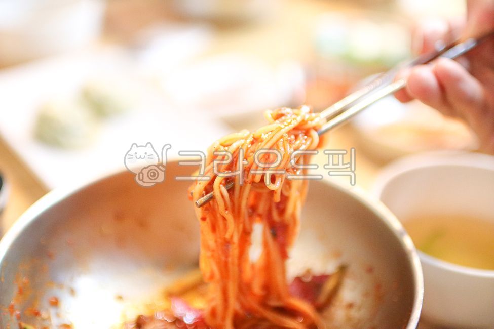 food,음식,meal,식사,비빔국수,국수,한젓가락,젓가락질,매운음식,비빔면,소면,한그릇,요리