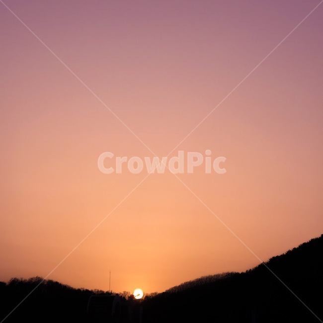 일몰,노을,하늘,산,해,자연,풍경,nature,landscape,outdoors,옥외,sky,dusk,황혼,sunset,red sky,붉은 하늘,dawn,새벽