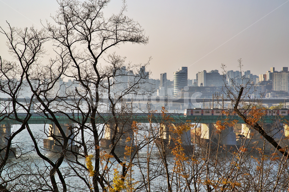 노들섬,지하철,이촌동,한강철교,한강,마천루,헤이즈,haze