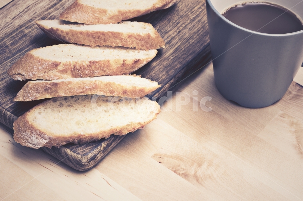 바게트,빵,바게트빵,음식,제과,제과점,오브젝트,디저트,밀,간식,식빵,연출,제빵,베이커리,베이커,베이킹,빵집,스튜디오,밀가루,곡물,컨셉,컨셉트,배경,이미지,배경이미지,백그라운드,바탕,신선한,식량,식료품,조식,식사,프렌치,요리,조리,반죽,빵가게,바게뜨,바게뜨빵,주방이미지,식탁,도마,나무도마,원목,플레이트,식기,도구,소품,질감,그릇,쟁반,접시,인테리어,데코,데코레이션,목재,커피,음식,식재료,요리,food,cook,meal,dishes,food reserves,빵,bread,디저트,간식,후식,dessert,snack,커피,카페,coffee,cafe